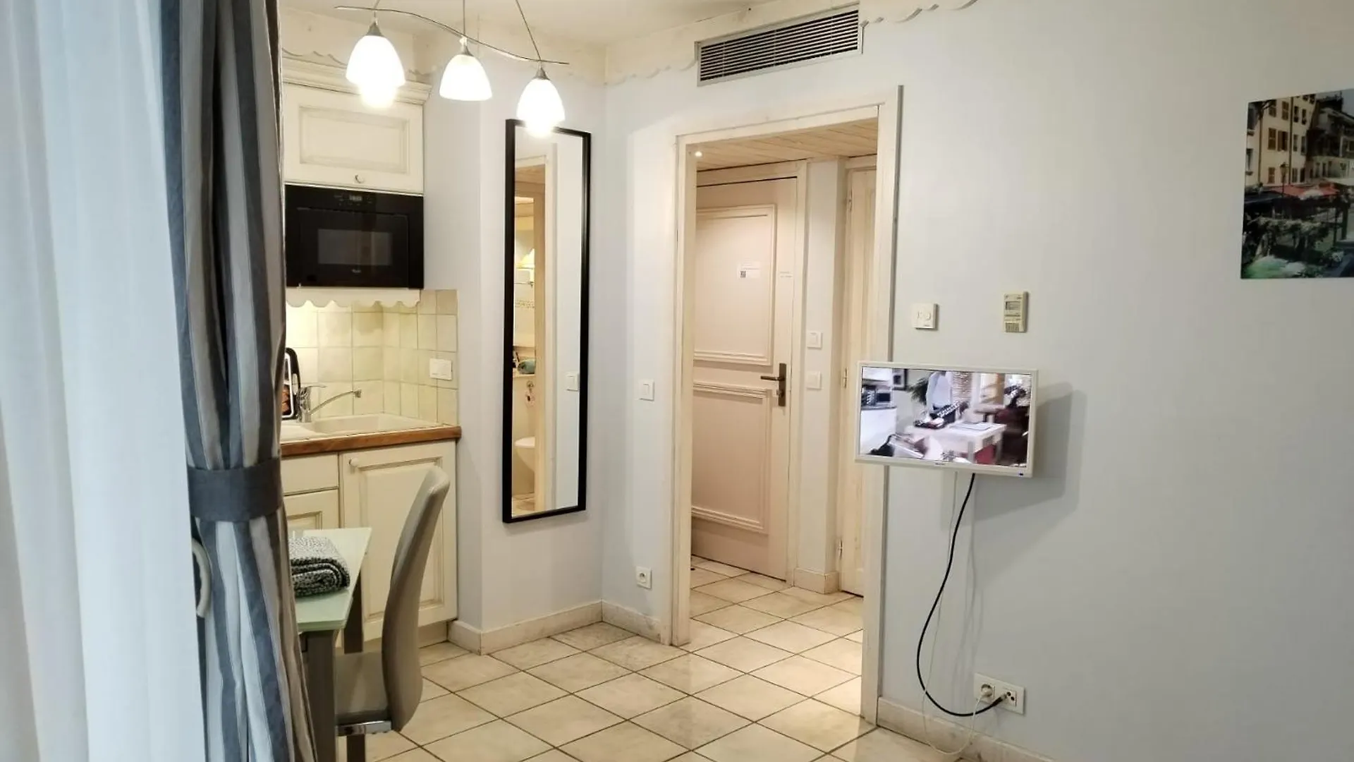 Studio les Pieds dans L'eau Duingt Appartement