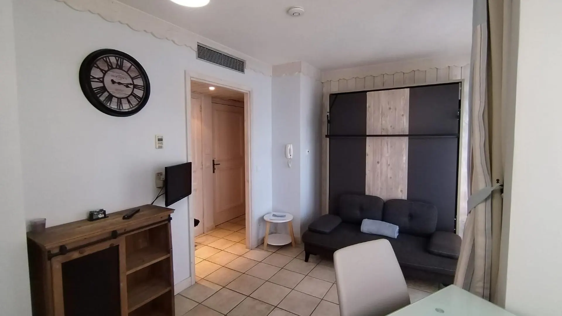 Appartement Studio les Pieds dans L'eau Duingt France
