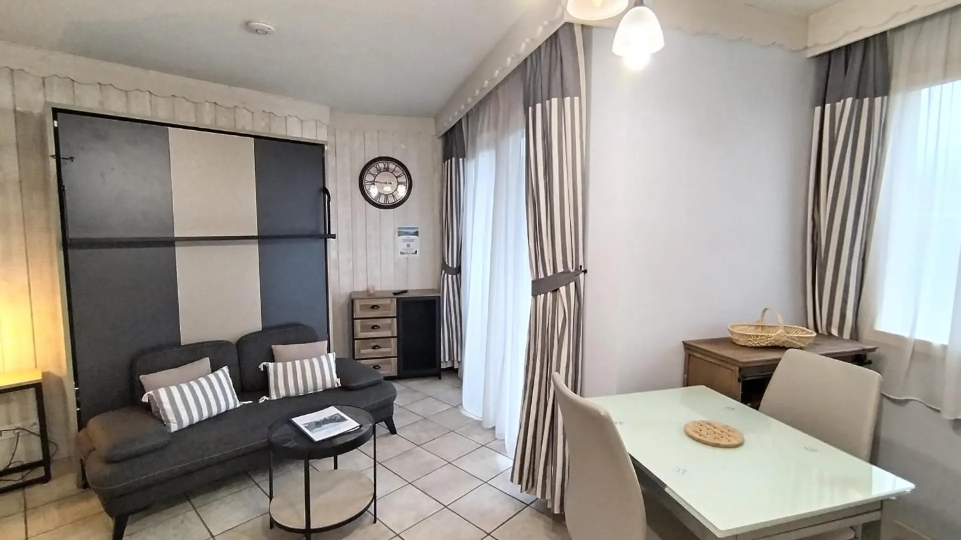Studio les Pieds dans L'eau Duingt Appartement